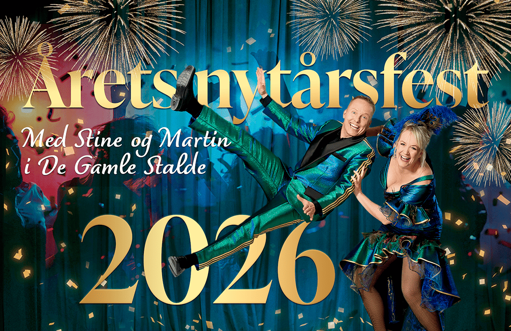 Billedet viser Stine og Martin i festlige kostumer under nytårsfesten i Cirkusbygningen 2026, omgivet af fyrværkeri og feststemning